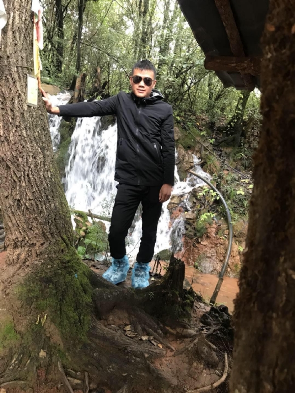 譕忄的第一张照片--呼和浩特相亲服务中心