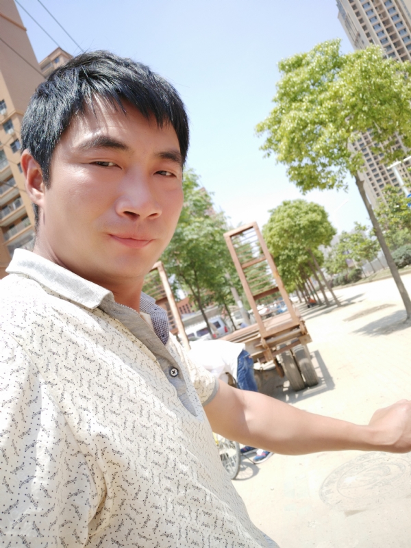 勇哥的第一张照片--呼和浩特相亲服务中心