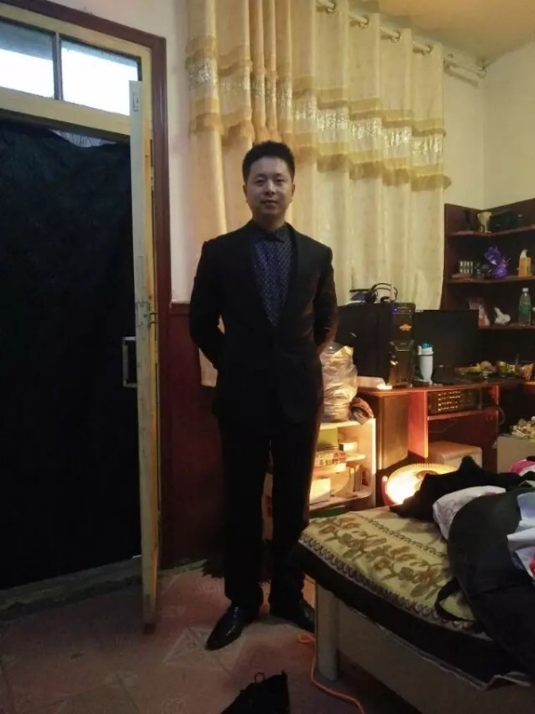 亮亮的第一张照片--呼和浩特相亲服务中心