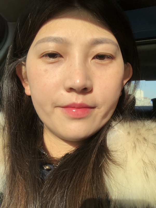 轻闭双眼的第一张照片--呼和浩特相亲服务中心