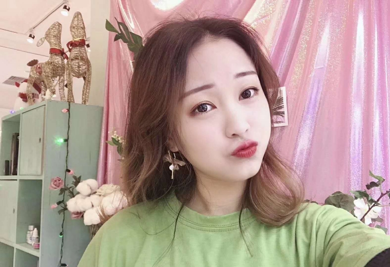 罗兰的第二张照片--呼和浩特相亲服务中心