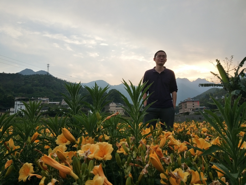 黄晓东的第一张照片--呼和浩特相亲服务中心