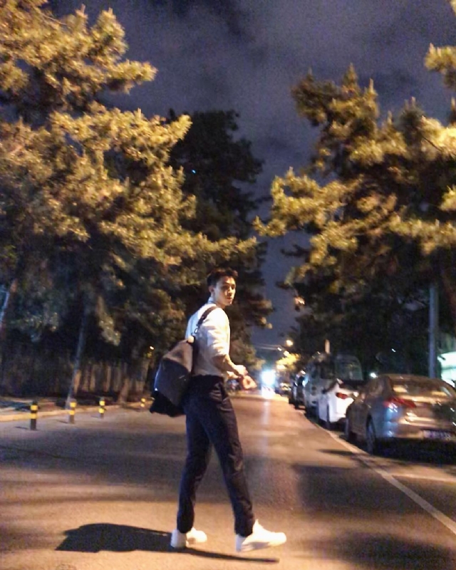 深海的第二张照片--呼和浩特相亲服务中心