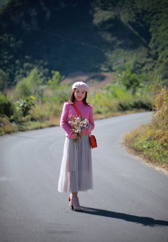 素年锦时的第二张照片--呼和浩特相亲服务中心