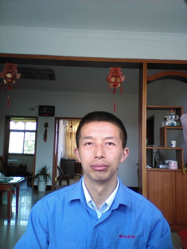 红玫瑰的第一张照片--呼和浩特相亲服务中心