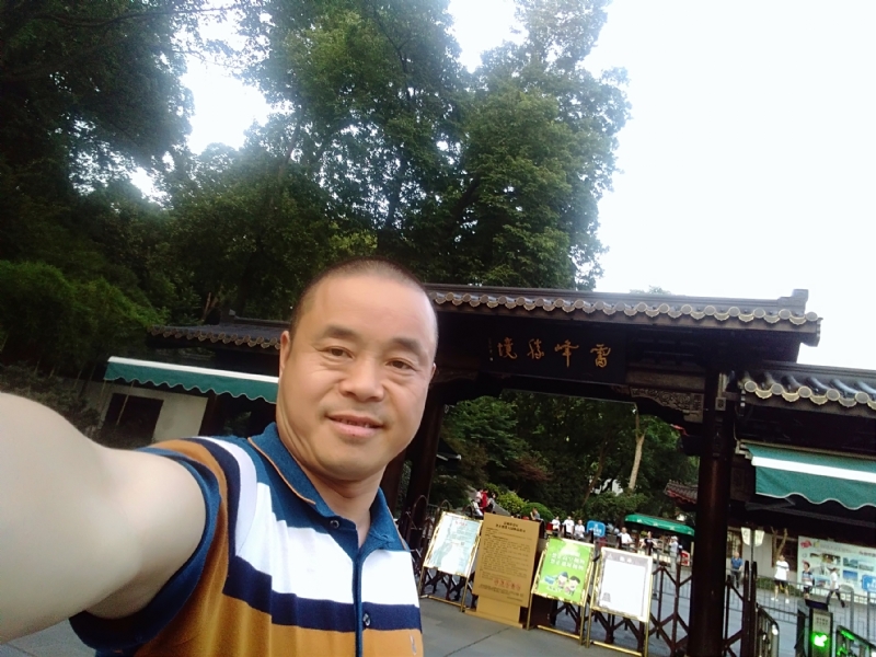 夏雨晨紫的第一张照片--呼和浩特相亲服务中心