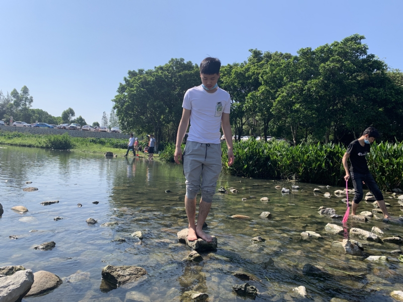 放假吃鸡的第二张照片--呼和浩特相亲服务中心