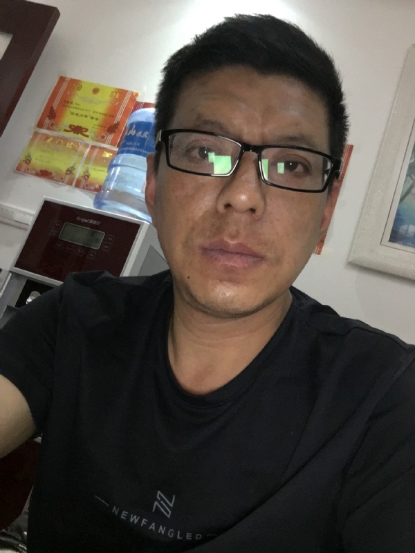 牵手的第三张照片--呼和浩特相亲服务中心