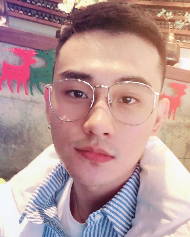 胡强很孤单的第一张照片--呼和浩特相亲服务中心