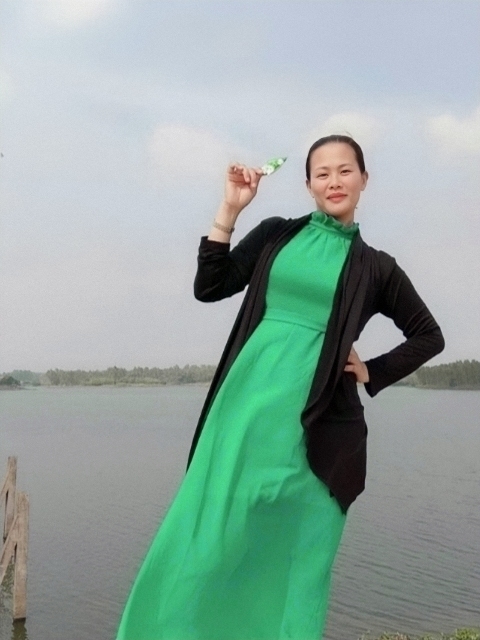 李梅的第二张照片--呼和浩特相亲服务中心