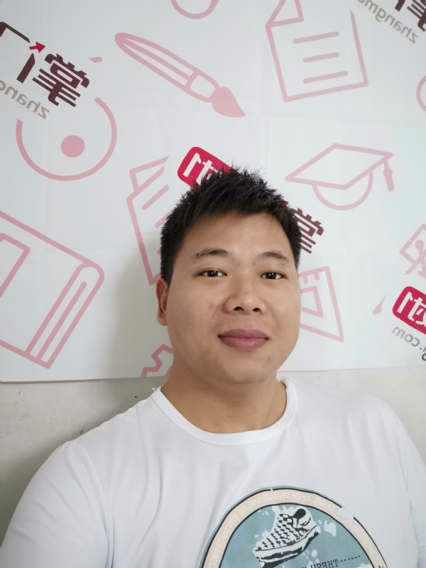 轻静地行走着的第一张照片--呼和浩特相亲服务中心