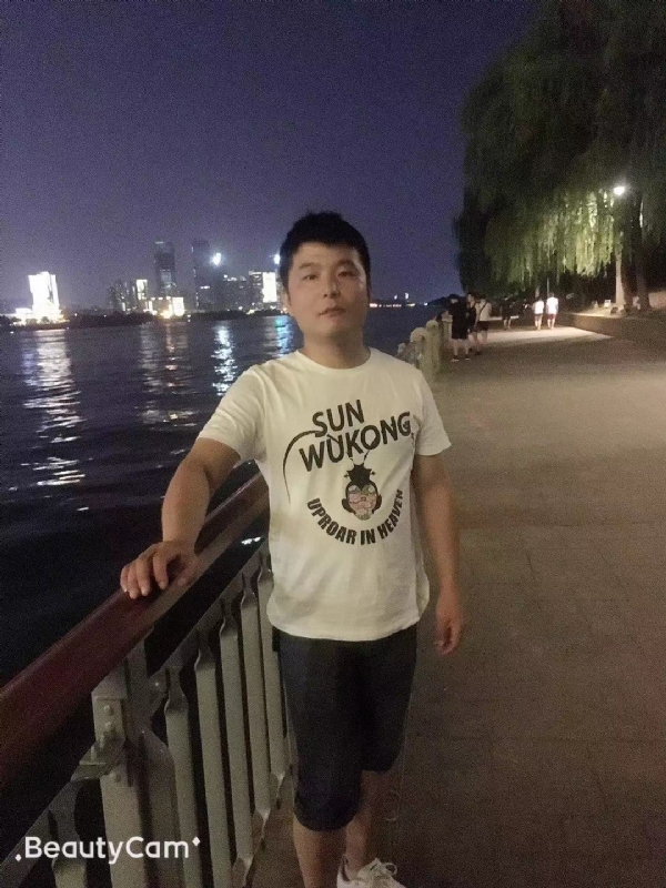 古月的第二张照片--呼和浩特相亲服务中心