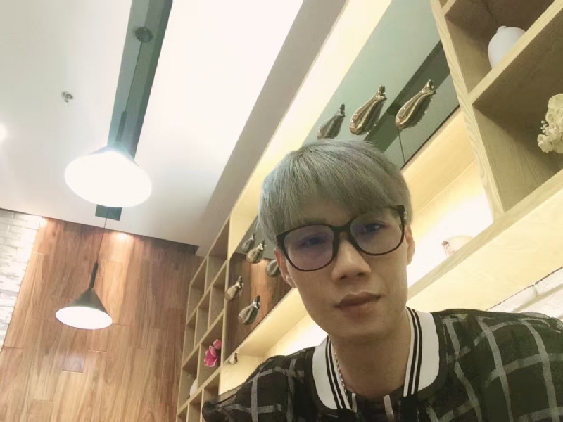 黄峰的第二张照片--呼和浩特相亲服务中心