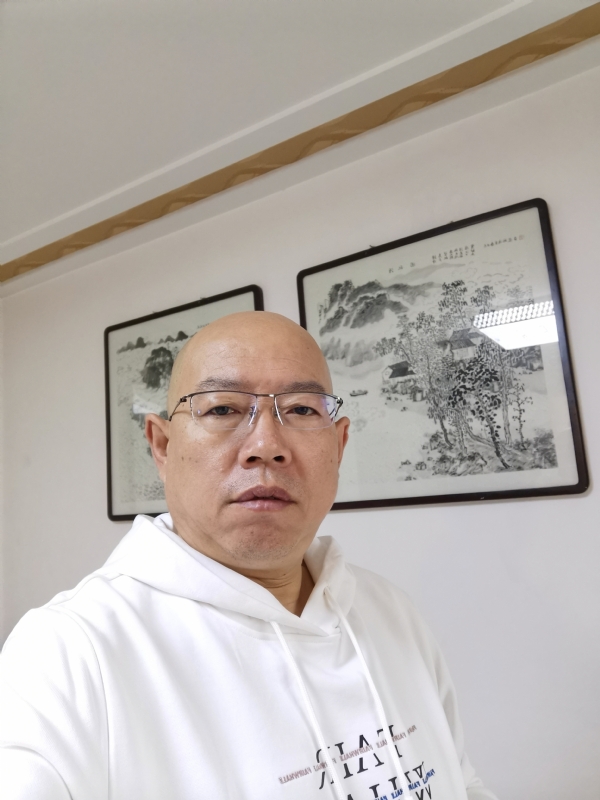 光头博士的第一张照片--呼和浩特相亲服务中心