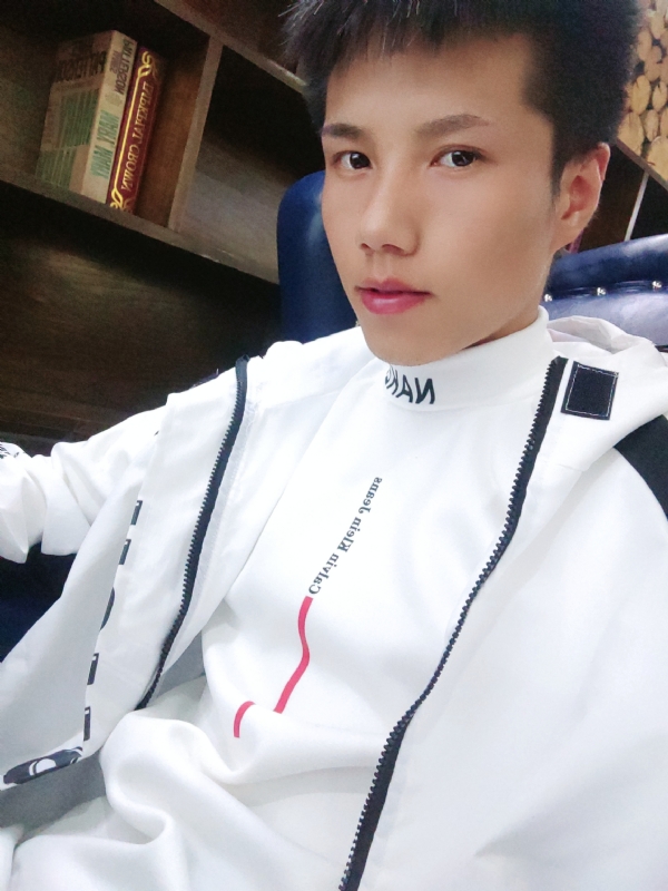 梁辞的第一张照片--呼和浩特相亲服务中心