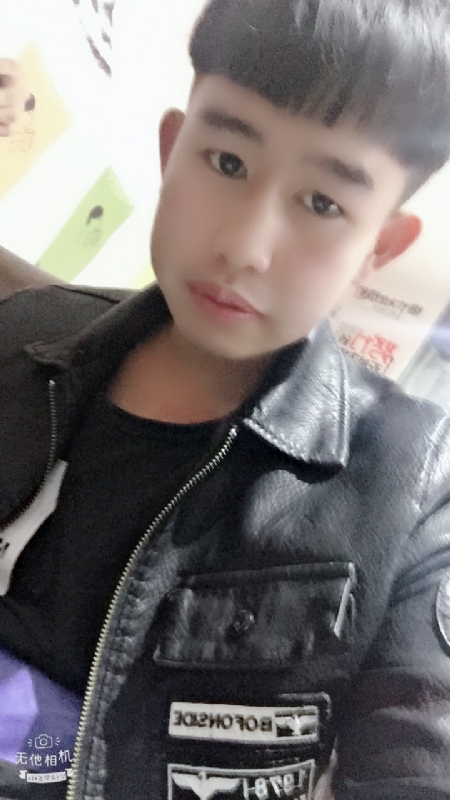 军绿色的第一张照片--呼和浩特相亲服务中心