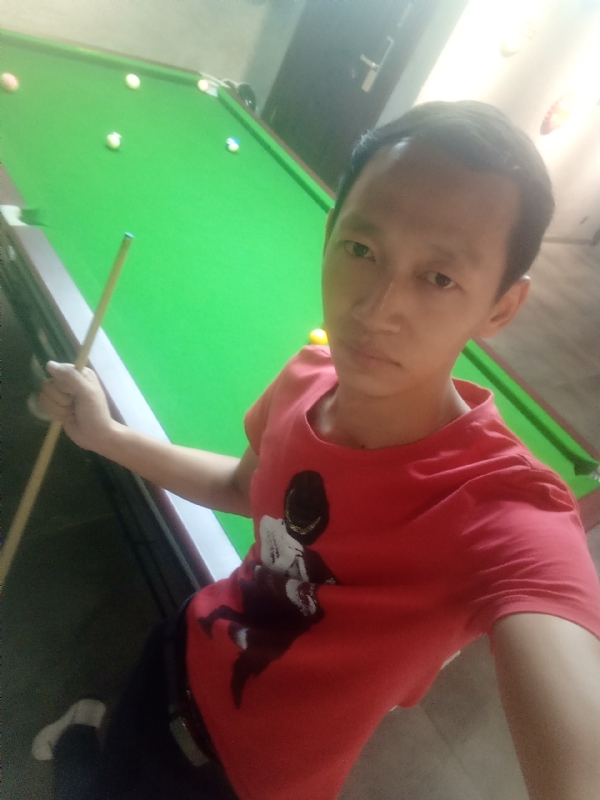 耳机分你一半的第一张照片--呼和浩特相亲服务中心