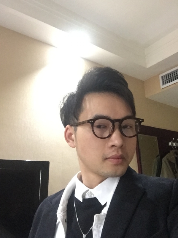 曾亮的第四张照片--呼和浩特相亲服务中心