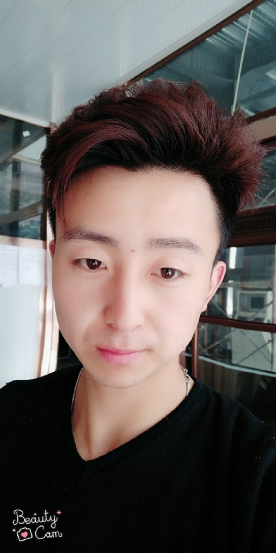 拼命微笑的第三张照片--呼和浩特相亲服务中心