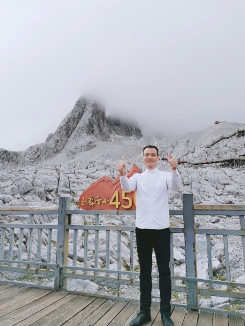 灰太狼的第一张照片--呼和浩特相亲服务中心