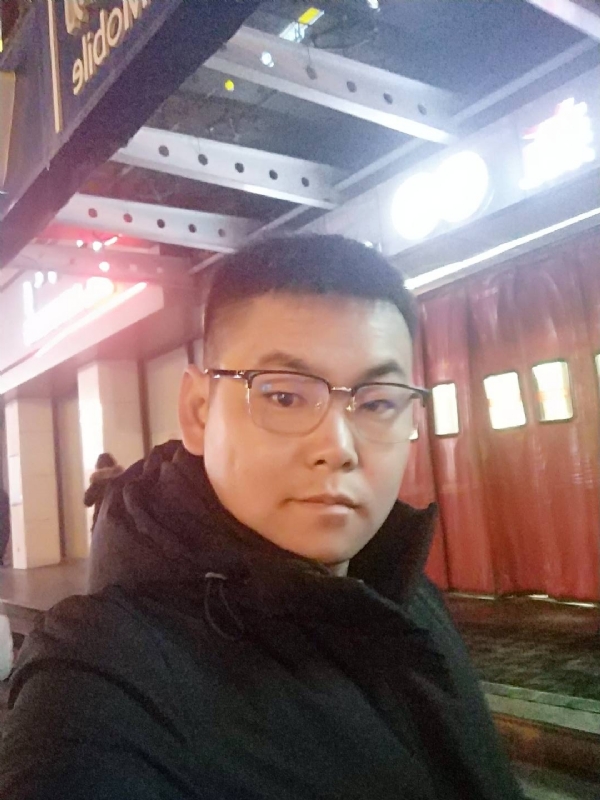 杜跃龙的第二张照片--呼和浩特相亲服务中心