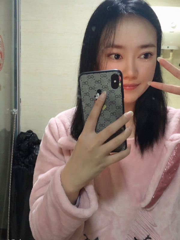 叶落知秋的第一张照片--呼和浩特相亲服务中心