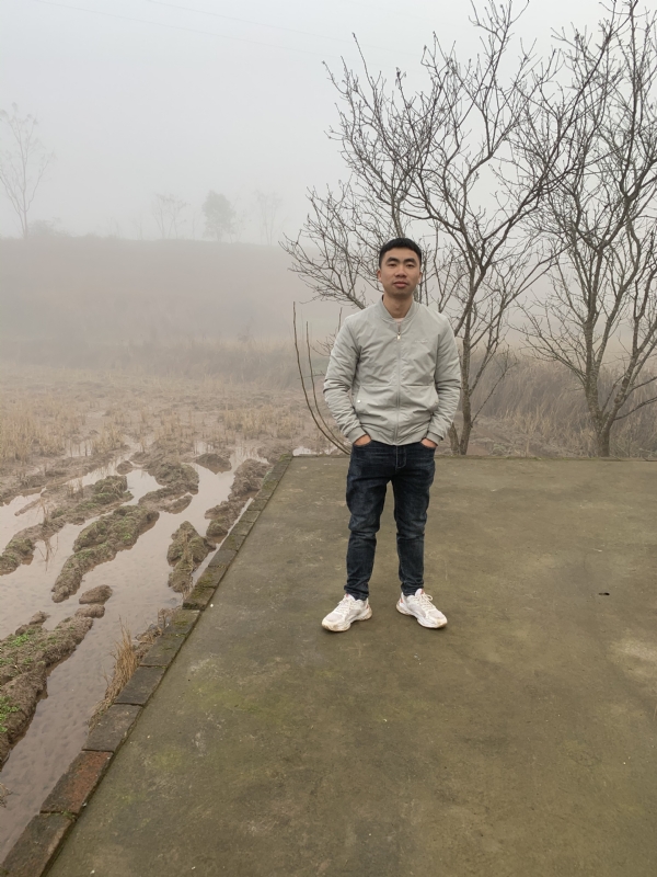 迷路的小猪的第一张照片--呼和浩特相亲服务中心