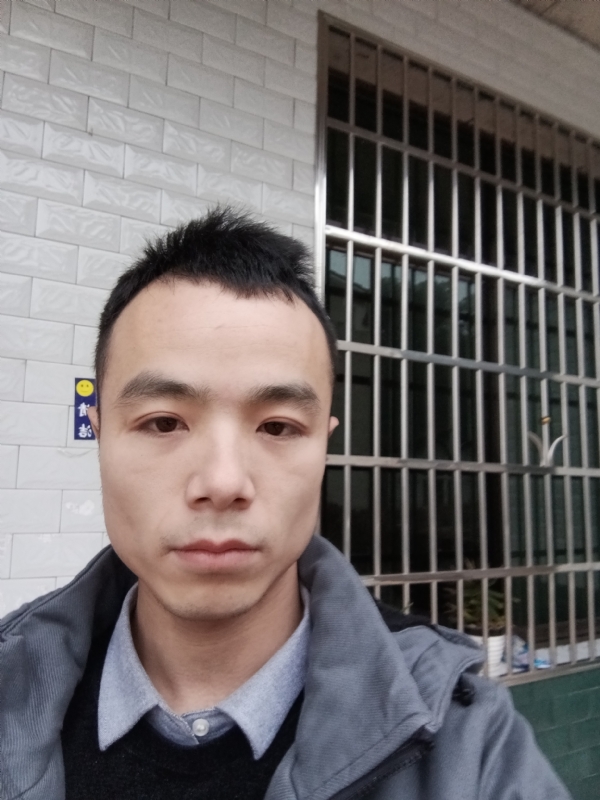 笑得那么开心的第一张照片--呼和浩特相亲服务中心