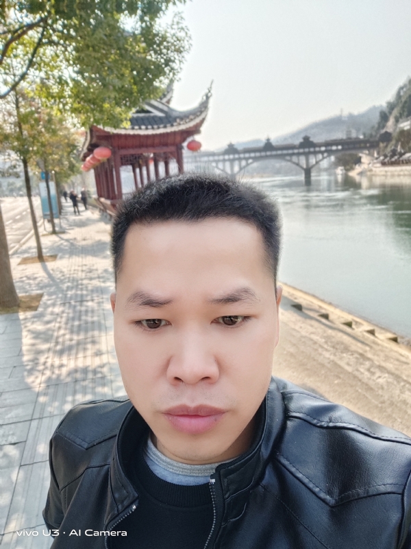 啊锦的第二张照片--呼和浩特相亲服务中心