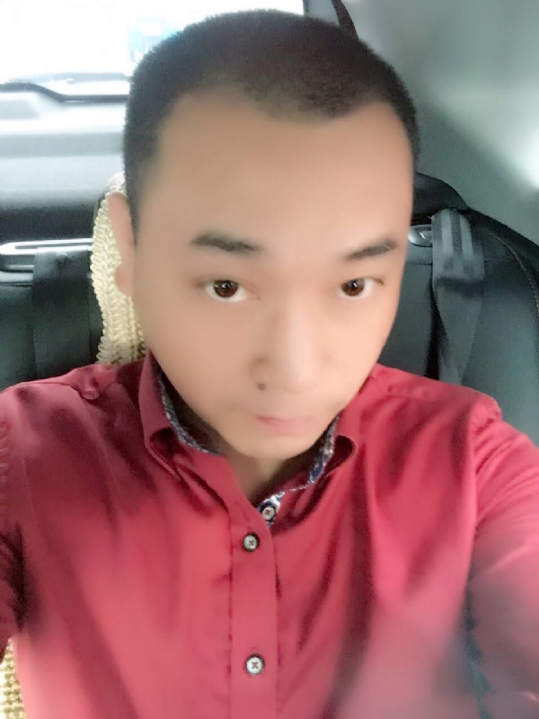 在一个路口等的第一张照片--呼和浩特相亲服务中心