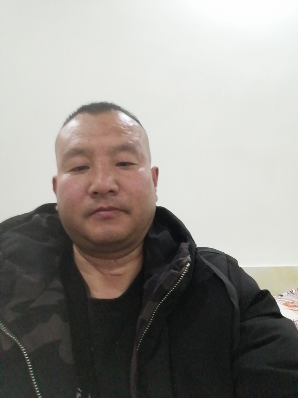 肖小江的第一张照片--呼和浩特相亲服务中心