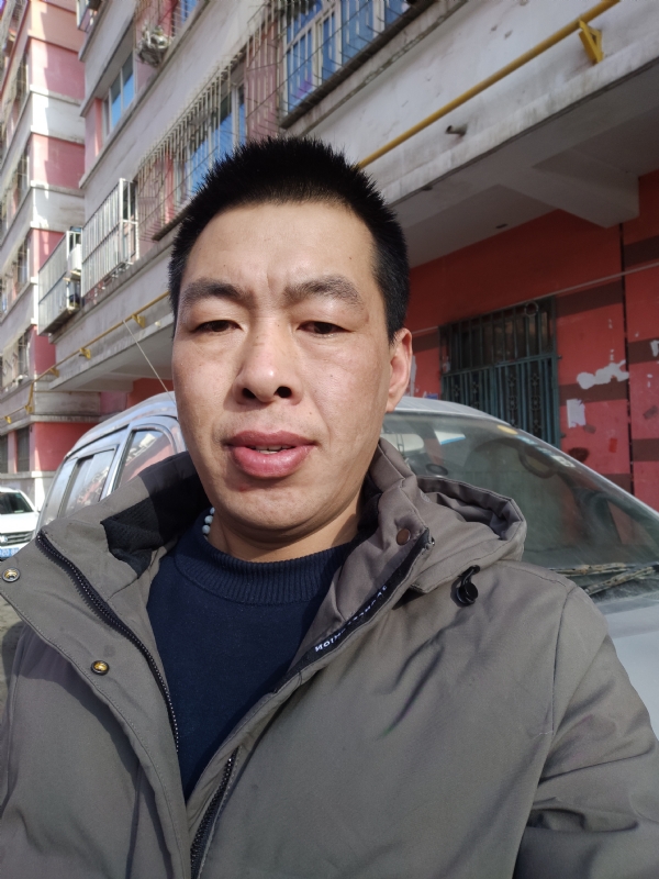 华哥的第二张照片--呼和浩特相亲服务中心