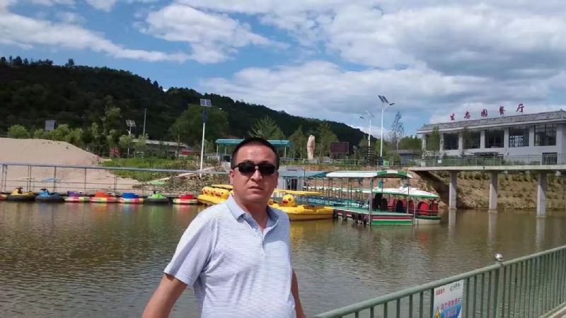 一三缺四的第一张照片--呼和浩特相亲服务中心