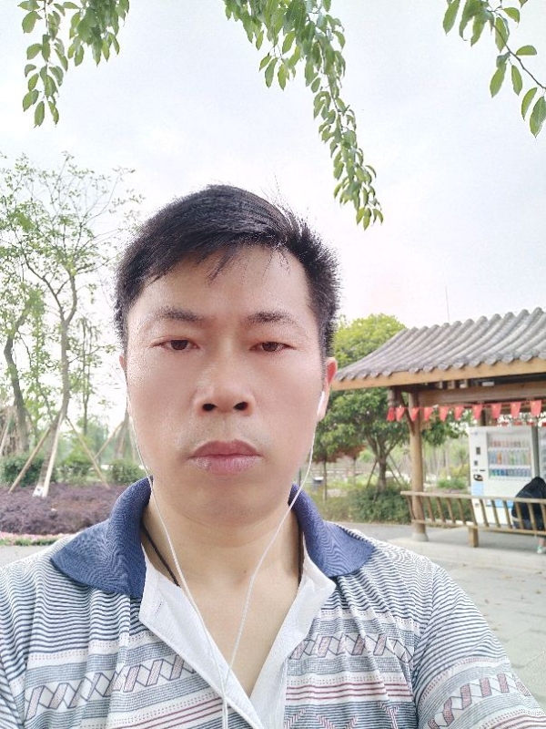 一个人的孤单的第一张照片--呼和浩特相亲服务中心