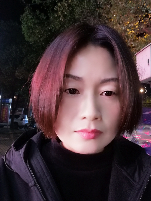 风中百合的第一张照片--呼和浩特相亲服务中心