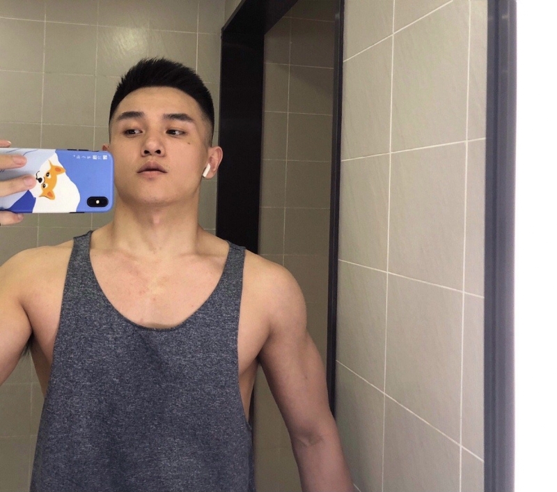 李文亮的第一张照片--呼和浩特相亲服务中心