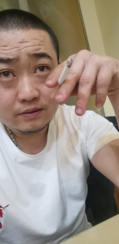 孤独的螃蟹的第一张照片--呼和浩特相亲服务中心