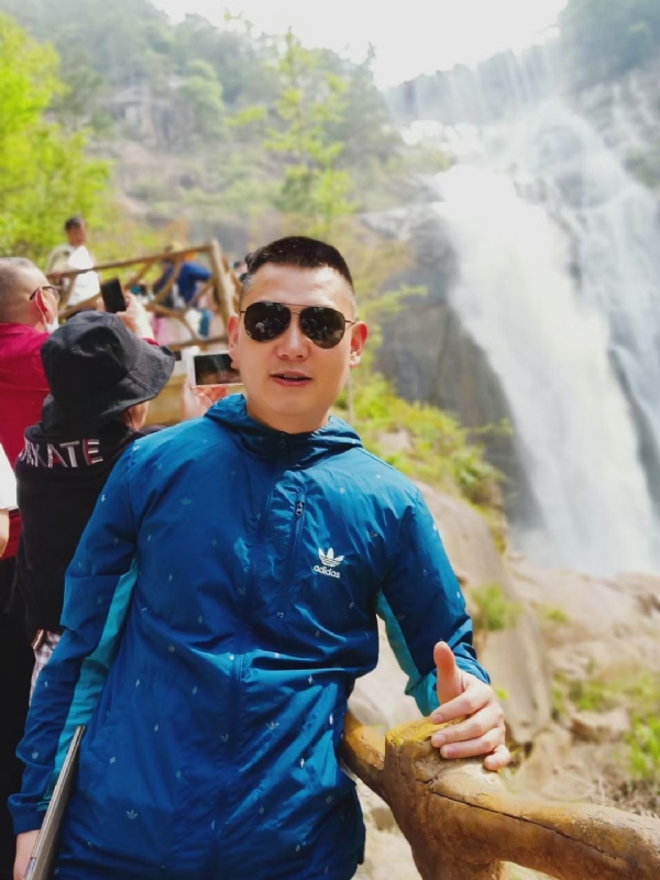 钟爱一生的第一张照片--呼和浩特相亲服务中心