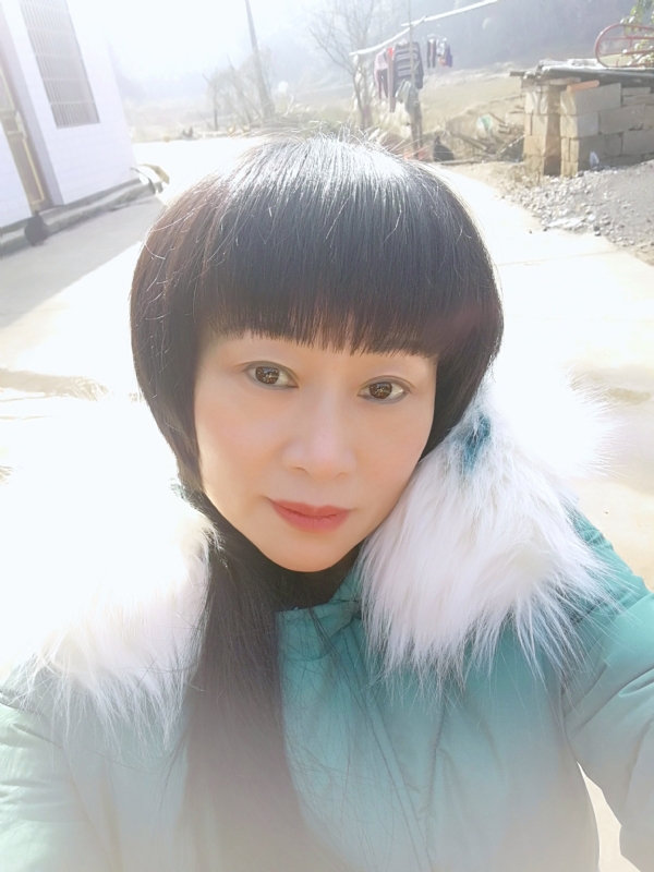 金鱼儿的第一张照片--呼和浩特相亲服务中心