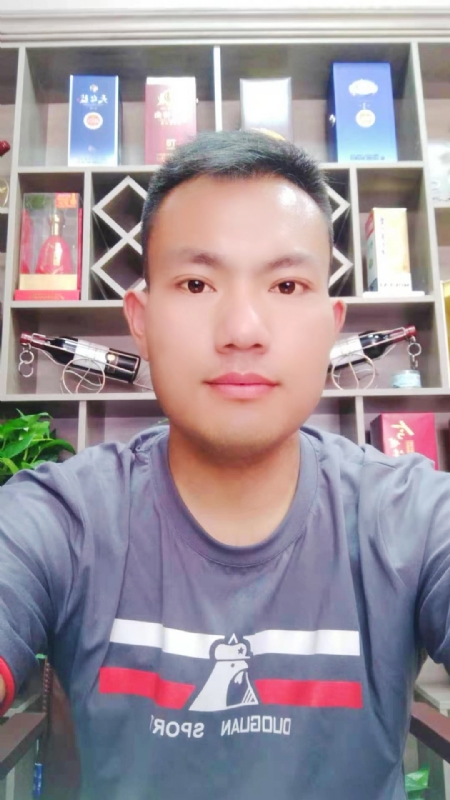 钱乾的第一张照片--呼和浩特相亲服务中心