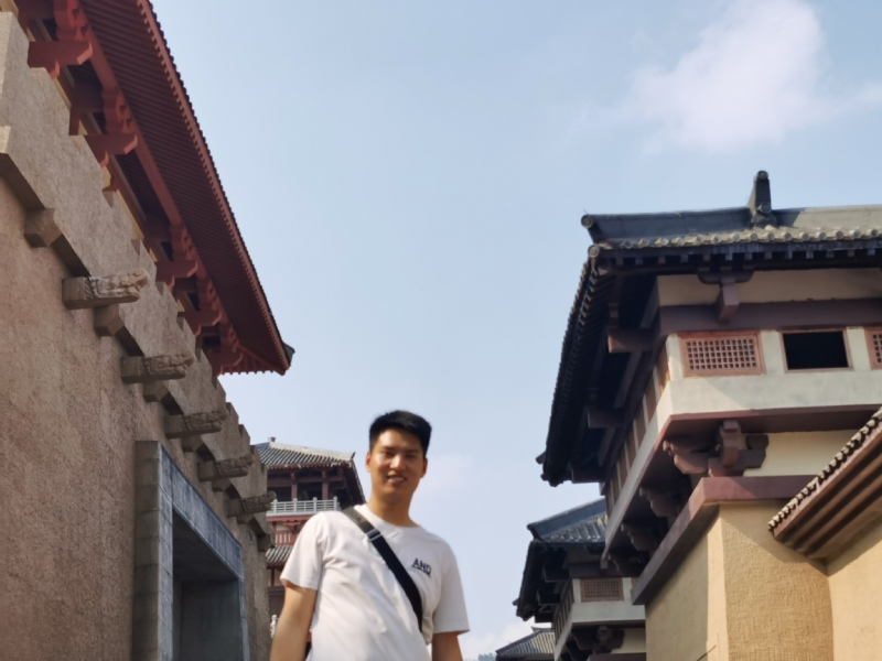 咸鱼不闲的第二张照片--呼和浩特相亲服务中心