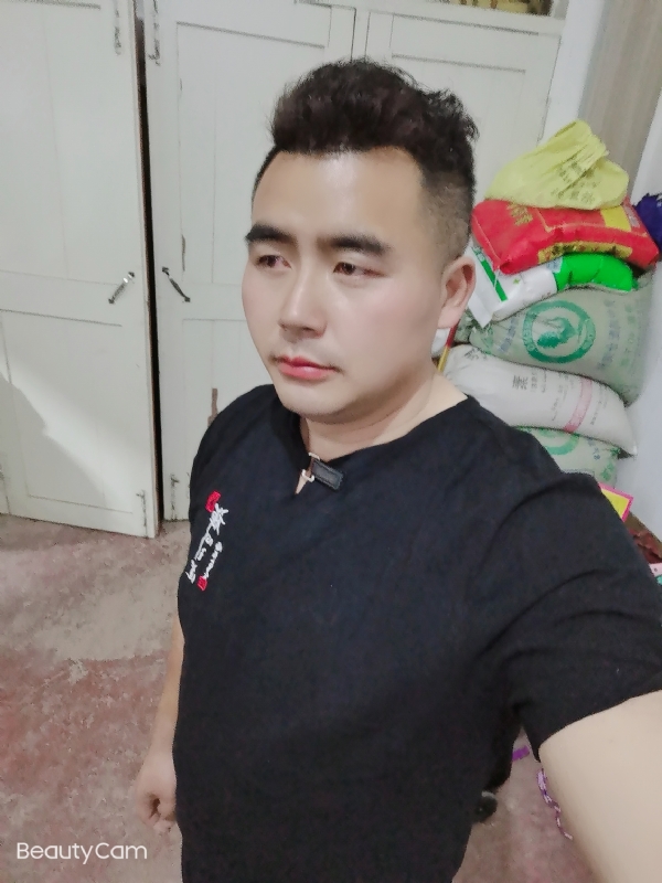 阿杰的第一张照片--呼和浩特相亲服务中心