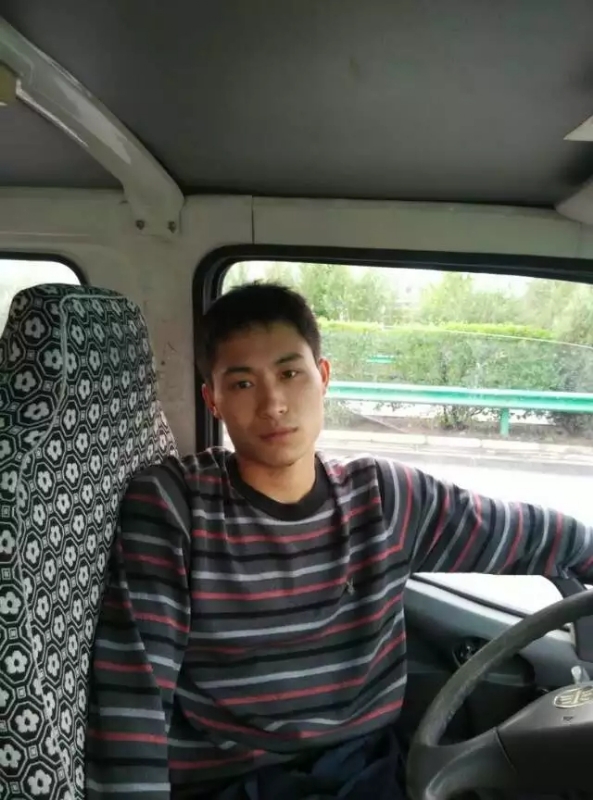 桦树林的第一张照片--呼和浩特相亲服务中心