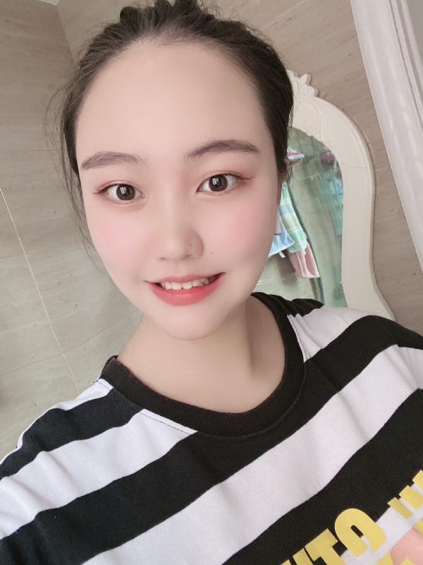 灵儿的第二张照片--呼和浩特相亲服务中心