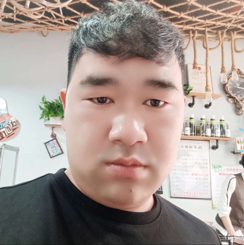 田野小伟的第一张照片--呼和浩特相亲服务中心