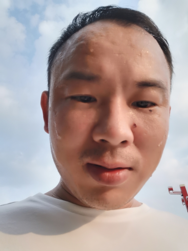 唐老鸭的第一张照片--呼和浩特相亲服务中心