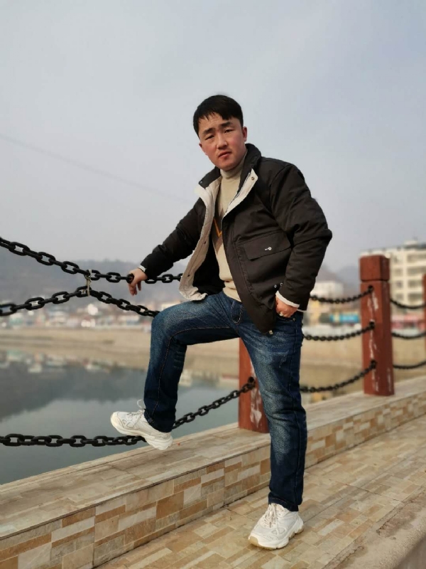 性情中人的第一张照片--呼和浩特相亲服务中心