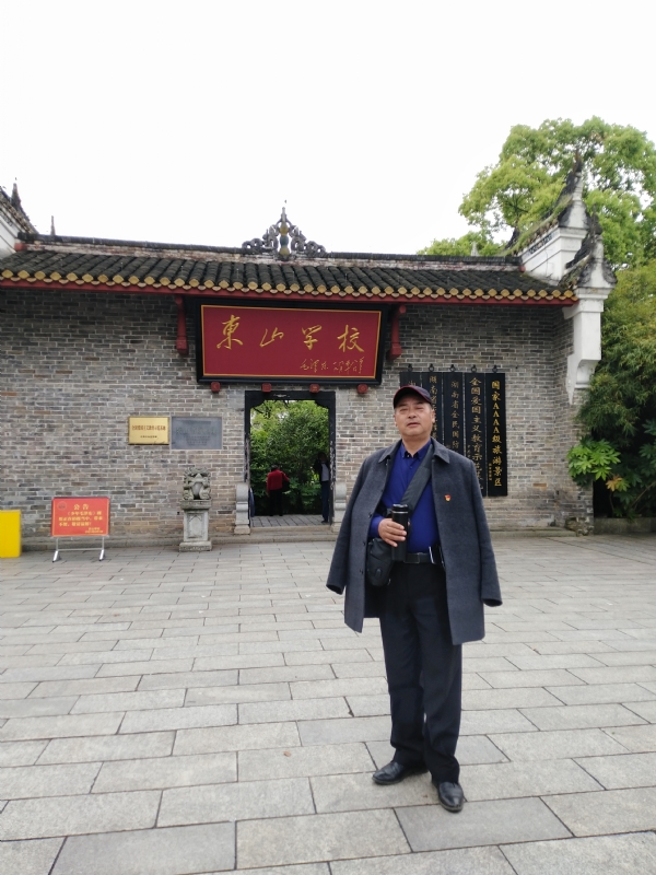 孤独的老帅的第二张照片--呼和浩特相亲服务中心