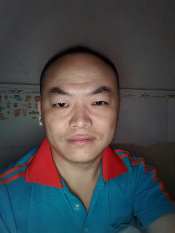 与子携老的第二张照片--呼和浩特相亲服务中心