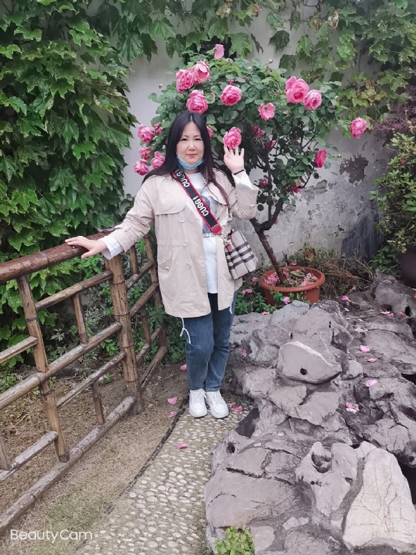 乖乖一女的第三张照片--呼和浩特相亲服务中心